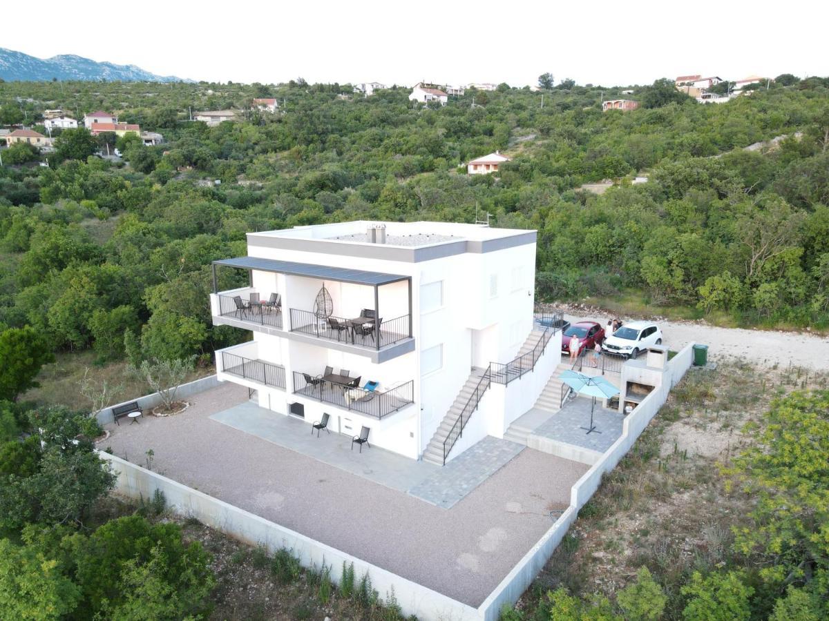 Apartments Bonaca Рованьска Экстерьер фото
